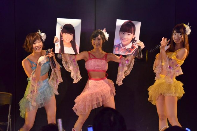AKB48 トップ3人　レア生写真 AKB48 トップ3人 レア生写真 AKB48 トップ3人 レア生写真