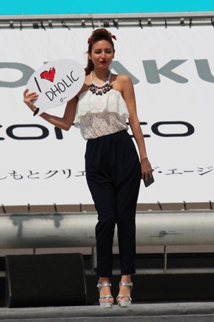 lCfAAChA|lR{r[`Xe[Wł̃t@bVV[ugCChGIRLS UP! Xe[WvJÂꂽ