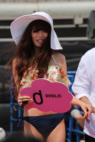 lCfAAChA|lR{r[`Xe[Wł̃t@bVV[ugCChGIRLS UP! Xe[WvJÂꂽ