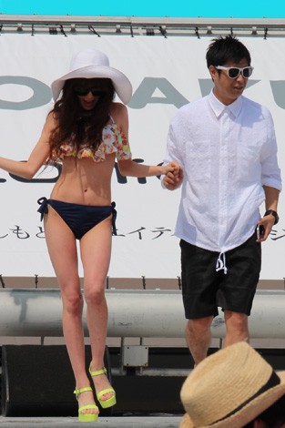 lCfAAChA|lR{r[`Xe[Wł̃t@bVV[ugCChGIRLS UP! Xe[WvJÂꂽ