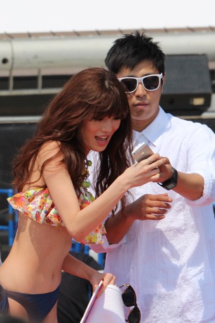 lCfAAChA|lR{r[`Xe[Wł̃t@bVV[ugCChGIRLS UP! Xe[WvJÂꂽ