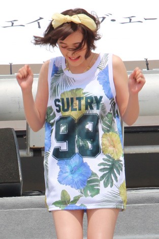 lCfAAChA|lR{r[`Xe[Wł̃t@bVV[ugCChGIRLS UP! Xe[WvJÂꂽ