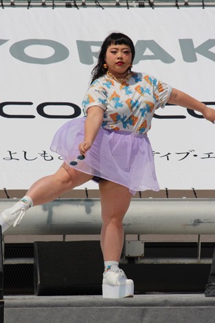 lCfAAChA|lR{r[`Xe[Wł̃t@bVV[ugCChGIRLS UP! Xe[WvJÂꂽ