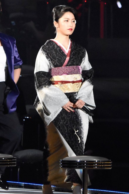 AKB48�O���[�v�w��6�񂶂�񂯂���x���R�R�ˁiAKB48 Team A�j