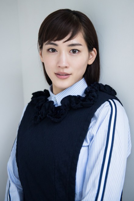 綾瀬はるかインタビュー 三谷幸喜監督の撮影現場での発見 新しい自分に出逢えた Oricon News