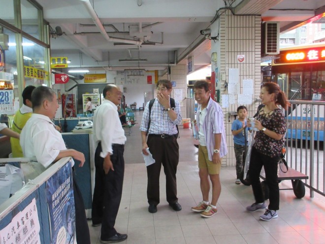 �s��������΂�����I�H��p�ł́g�H���o�X�h���̗l�q�iC�j2015�u���[�J���H���o�X���p���̗��@THE MOVIE�v����ψ���