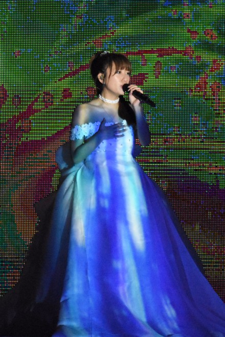 AKB48 ݂ȂݑƃRT[gwj ݂ȂݑƁg148.5cm̌hx^w1AKB48O[v΍R̍x