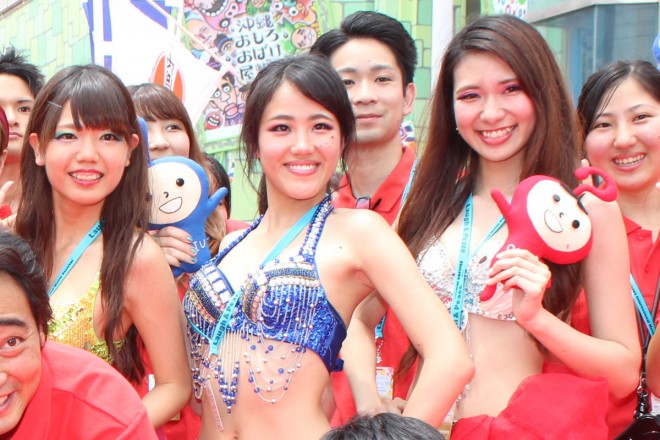 8񉫓ꍑۉfՂōsꂽߔeEےʂ背bhJ[ybgCxg̗lq