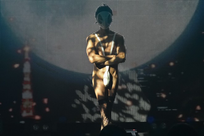 �y���E�R�X�v���T�~�b�g2016�唭�\��z�R�X�v���C���[