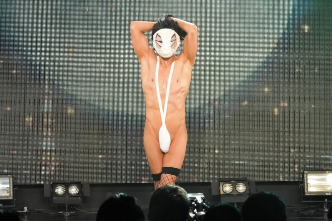 �y���E�R�X�v���T�~�b�g2016�唭�\��z�R�X�v���C���[