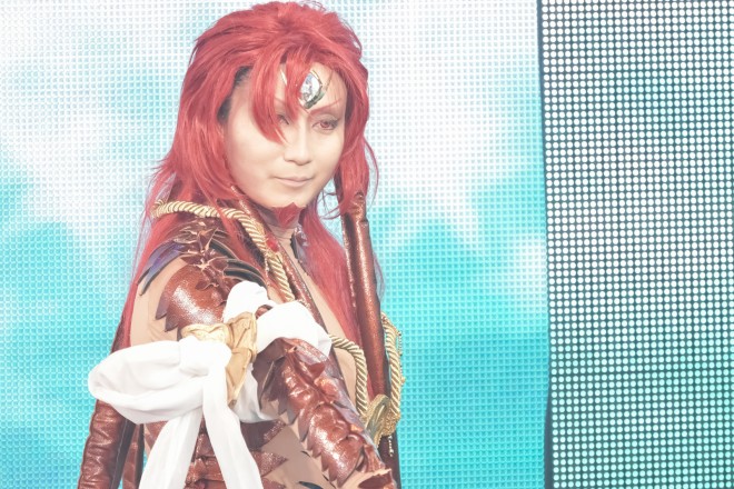 �y���E�R�X�v���T�~�b�g2016�唭�\��z�R�X�v���C���[�@����q����