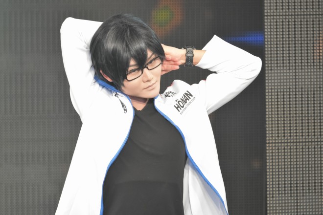 �y���E�R�X�v���T�~�b�g2016�唭�\��z�R�X�v���C���[ from �J�i�_�@�g������