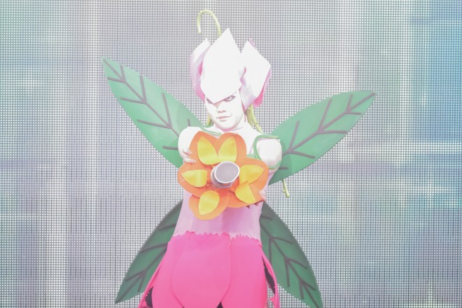 �y���E�R�X�v���T�~�b�g2016�唭�\��z�R�X�v���C���[ from �t�B���s���@�j�b�L����