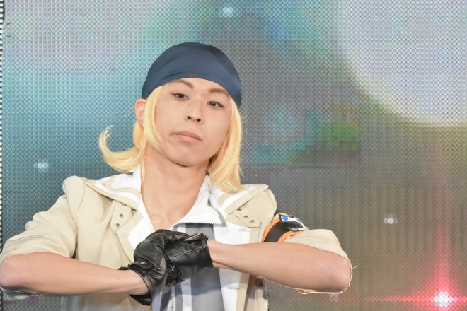 �y���E�R�X�v���T�~�b�g2016�唭�\��z�R�X�v���C���[