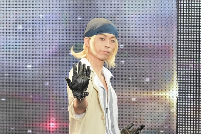 �y���E�R�X�v���T�~�b�g2016�唭�\��z�R�X�v���C���[