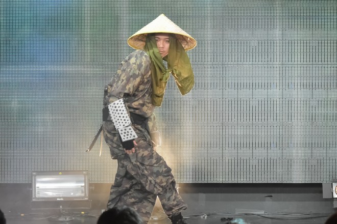 �y���E�R�X�v���T�~�b�g2016�唭�\��z�R�X�v���C���[