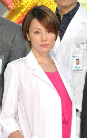 �h���}�wDoctor-X �O�Ȉ�E��喢�m�q�x���씭�\�L�҉�ɏo�Ȃ����đq���q�@�iC�jORICON NewS inc.