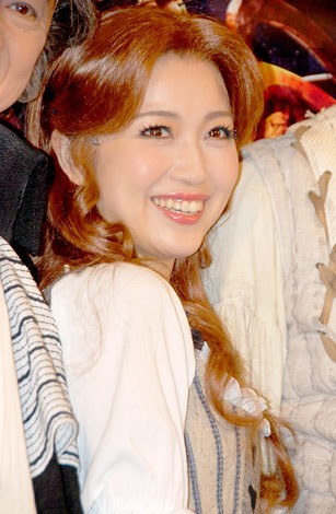 ミュージカル界から ポスト高畑 の新星現る 人気女優 新妻聖子がテレビで躍進 Oricon News