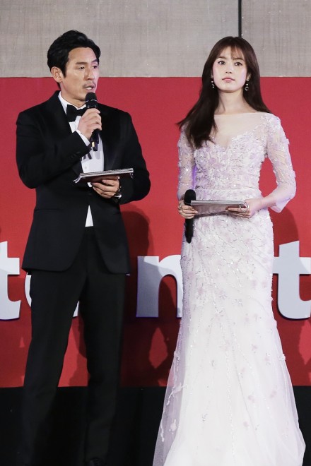 �J�����̎i��҂𖱂߂��i�����j�\���E�M�����O�ƃn���E �q���W��