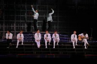 EXO（前列左から）レイ、シウミン、チェン、スホ、ベクヒョン、ディオ、チャンヨル（後列左から）カイ、セフン