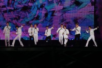 EXO（左から）チェン、チャンヨル、セフン、シウミン、レイ、ベクヒョン、スホ、カイ、ディオ