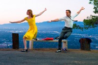 wEEhxő1314m~l[g^Photo credit: EW0001: Sebastian(Ryan Gosling) and Mia (Emma Stone) in LA LA LAND. Photo courtesy of Lionsgate.(C)2016 Summit Entertainment, LLC. All Rights Reserved.