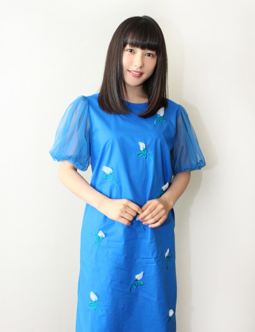 ������ގq �f��w�g�����X�t�H�[�}�[�^�Ō�̋R�m���x�C���^�r���[