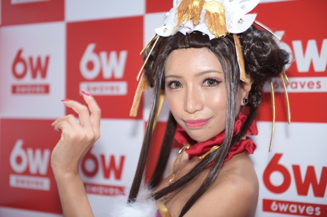 u6wavesvu[XɂāAuOṽRXvœoꂵ邿