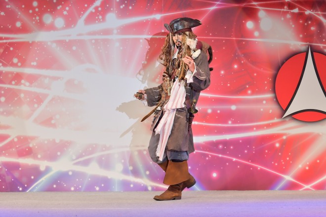 wR~R2017xɂĊJÂꂽwTOKYO COMIC CON COSPLAY FASHIONSHOW 2017x̖͗l