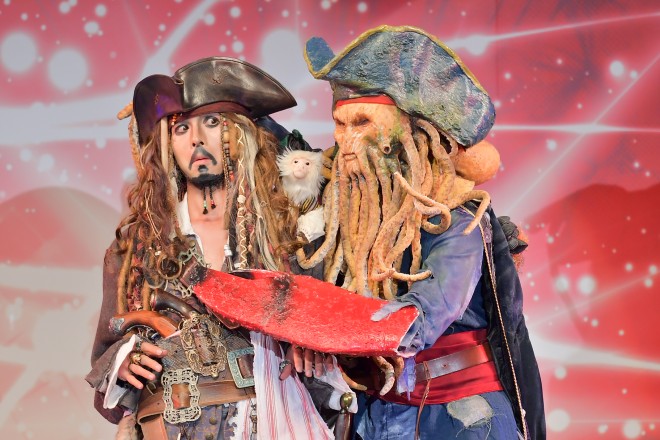 wR~R2017xɂĊJÂꂽwTOKYO COMIC CON COSPLAY FASHIONSHOW 2017x̖͗l