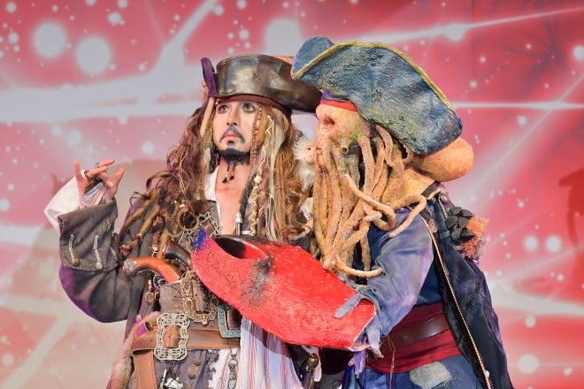 wR~R2017xɂĊJÂꂽwTOKYO COMIC CON COSPLAY FASHIONSHOW 2017x̖͗l