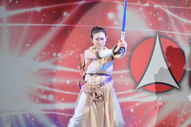 wR~R2017xɂĊJÂꂽgX^[EEH[Yhe[}ɂRXvCxgwTOKYO COMIC CON PRESENTS STAR WARS COSPLAY SHOWCASE 2017x̖͗l