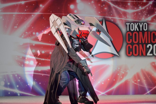 wR~R2017xɂĊJÂꂽgX^[EEH[Yhe[}ɂRXvCxgwTOKYO COMIC CON PRESENTS STAR WARS COSPLAY SHOWCASE 2017x̖͗l