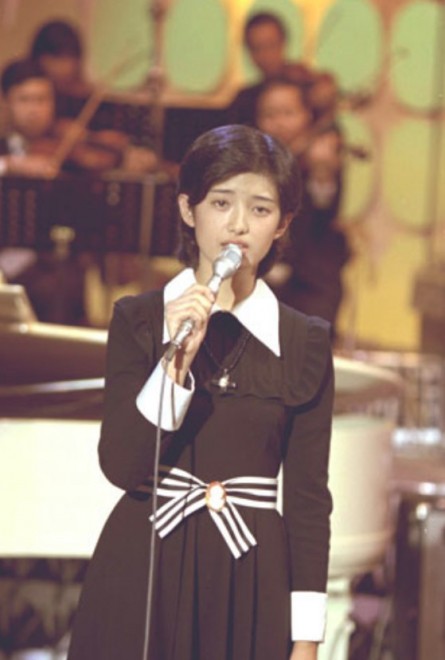 �R���S�b�̏��V�[�� (C) �t�W�e���r