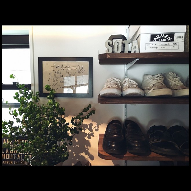 たくさんの靴と服と暮らす アパレルバイヤーの“整った部屋”【男の部屋