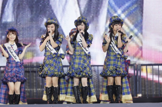 �w��10��@AKB���E�I�����I���x�������̗l�q