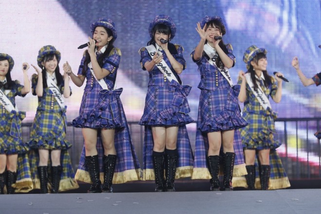 �w��10��@AKB���E�I�����I���x�������̗l�q