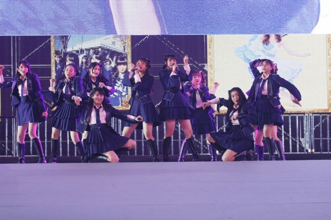 �w��10��@AKB���E�I�����I���x�������̗l�q