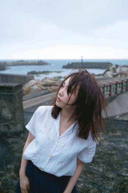 高橋朱里 写真集 高橋朱里、“アイドル史上最も暗い写真集”を語る AKB黄金期、卒業…現役アイドルの想いも | ORICON NEWS
