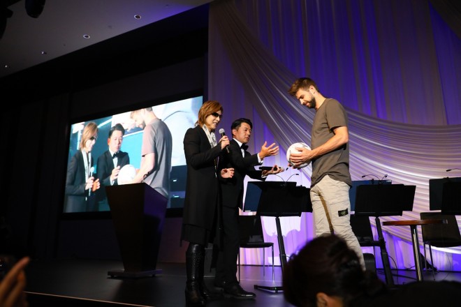 �uEVENING WITH YOSHIKI 2018�v�W�F���[���E�s�P�I��