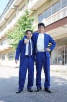 ドラマ『今日から俺は！！』　谷川安夫役の矢本悠馬（左）、今井勝俊役の太賀（右）
