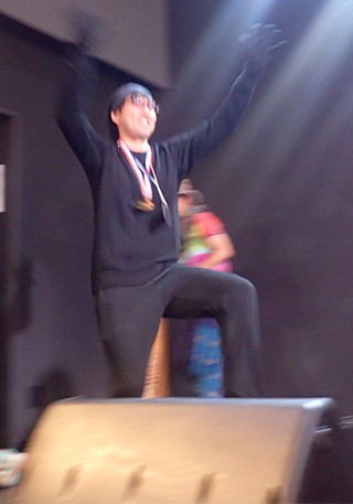 ������܂̍��q�i���i���ĉ����̑��u�̗������яo�����Ƃ���j�@�ʐ^�񋟁F�f�C���[�|�[�^��Z