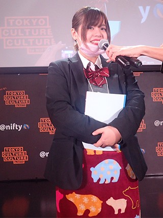 ���̎��ƂɈړ����鏗�q�����@�ʐ^�񋟁F�f�C���[�|�[�^��Z