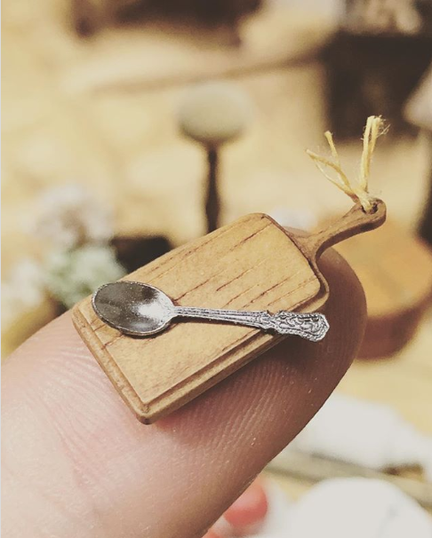 �y�X�v�[���ƃJ�b�e�B���O�{�[�h�z���쁕�ʐ^�^�q�i���[