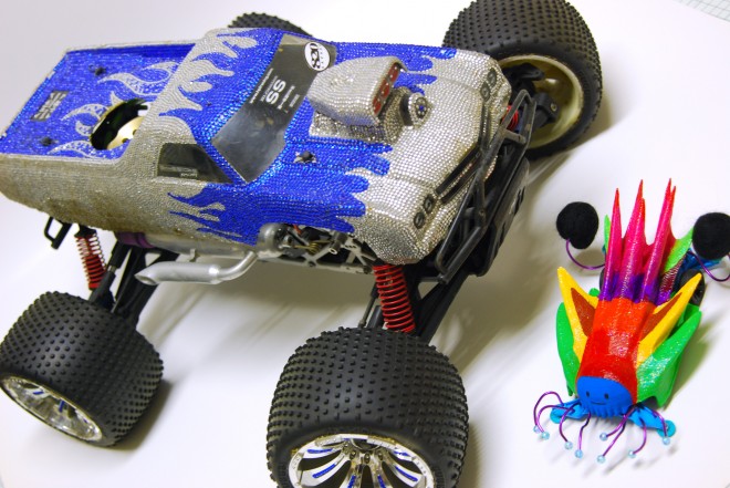 RC�R���f����i�i��F�ɂ�����ςς���j