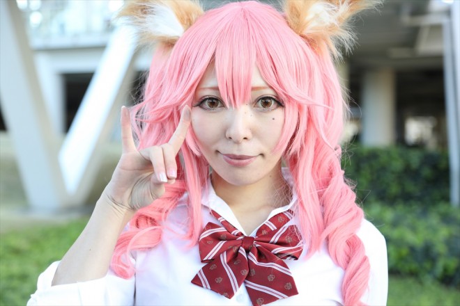 �w�R�~�b�N�}�[�P�b�g95�i�R�~�P95�j�x�R�X�v���C���[�E���ɂ�񂳂�<br>�i�wFateEXTELLA�x�ʑ��̑O�j