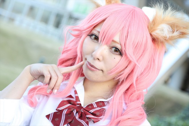 �w�R�~�b�N�}�[�P�b�g95�i�R�~�P95�j�x�R�X�v���C���[�E���ɂ�񂳂�<br>�i�wFateEXTELLA�x�ʑ��̑O�j