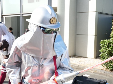 �ߋ��̃R�~�b�N�}�[�P�b�g�Ō������l�^�R�X�v���C���[