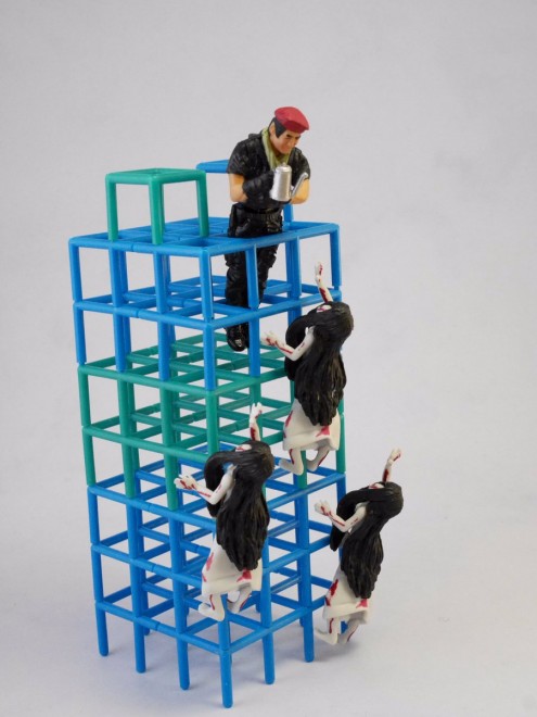 ���藈�鉾���q��M�X�̃R�[�q�[�Ō��ނ��铡���O�A�i1/2�j