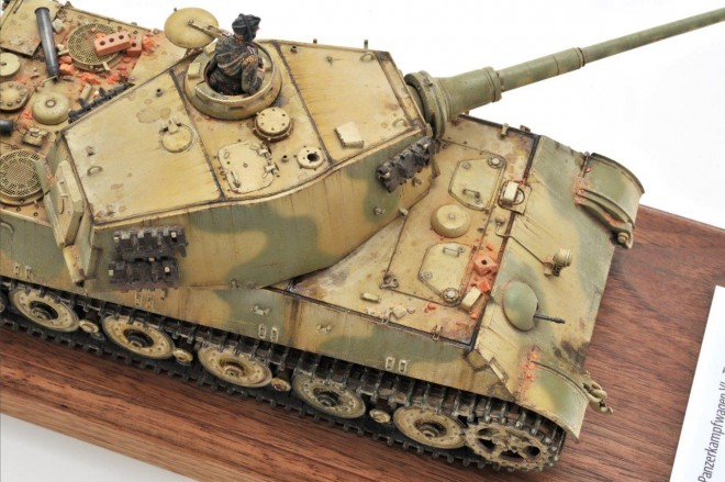 ��i���F�y1/35�zPanzerkampfwagen VI Tiger Ausf.B     Berliner Mai 1945�^����F�g���a��